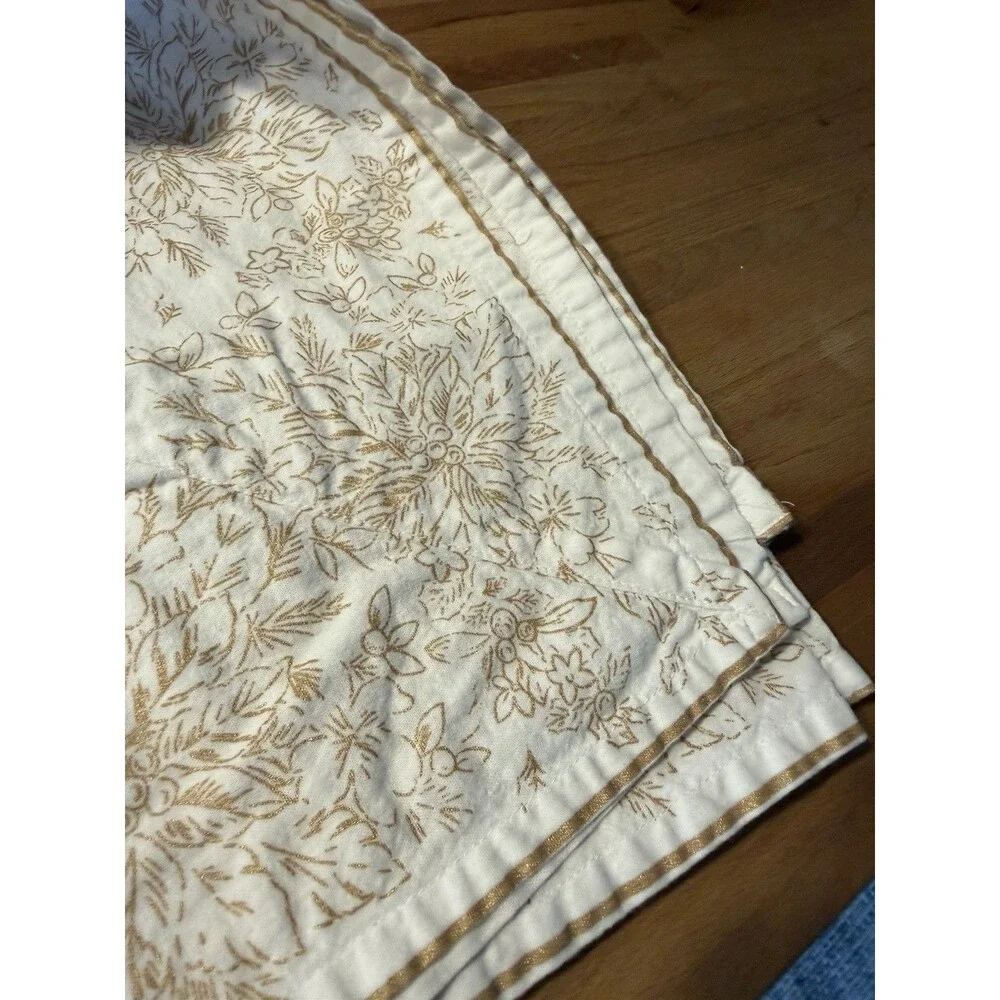 APRIL CORNELL TABLECLOTH POINSETTIA WHITE GOLD 60 X 80 100% COTTON